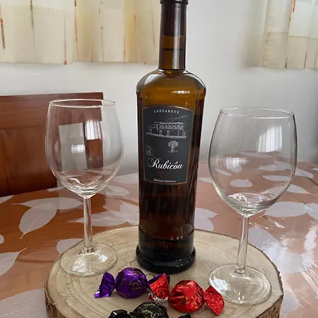 Casa Rosa * فامارا